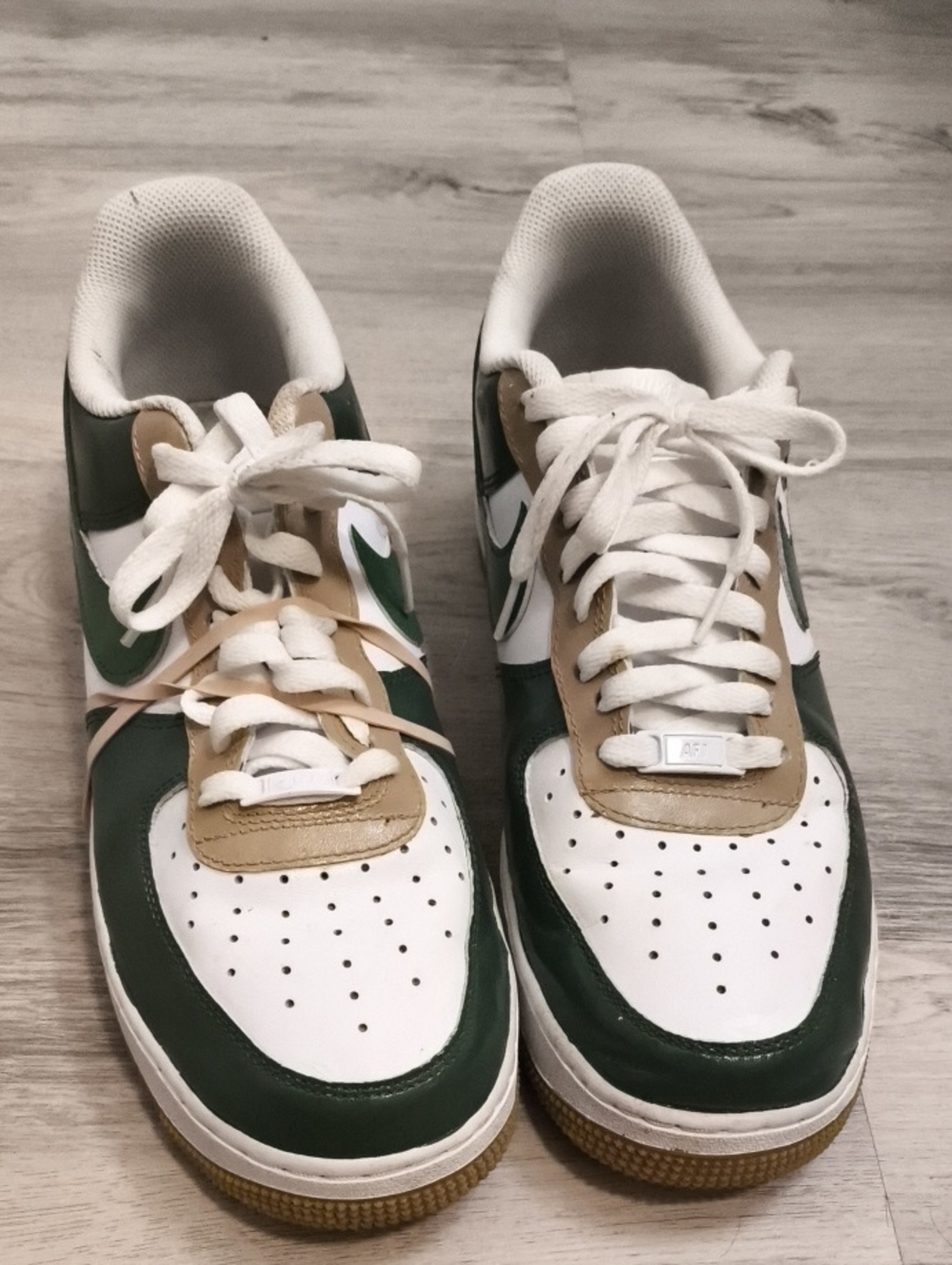 Nike Low-Top Sneakers in White, Green & Tan